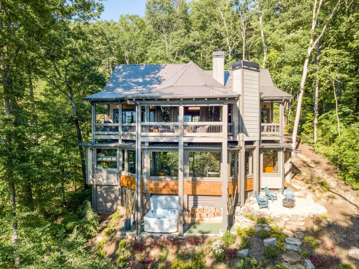 The Secret of Blue Ridge, SHHHH don't tell anyone! Entire Villa for rent in États-Unis