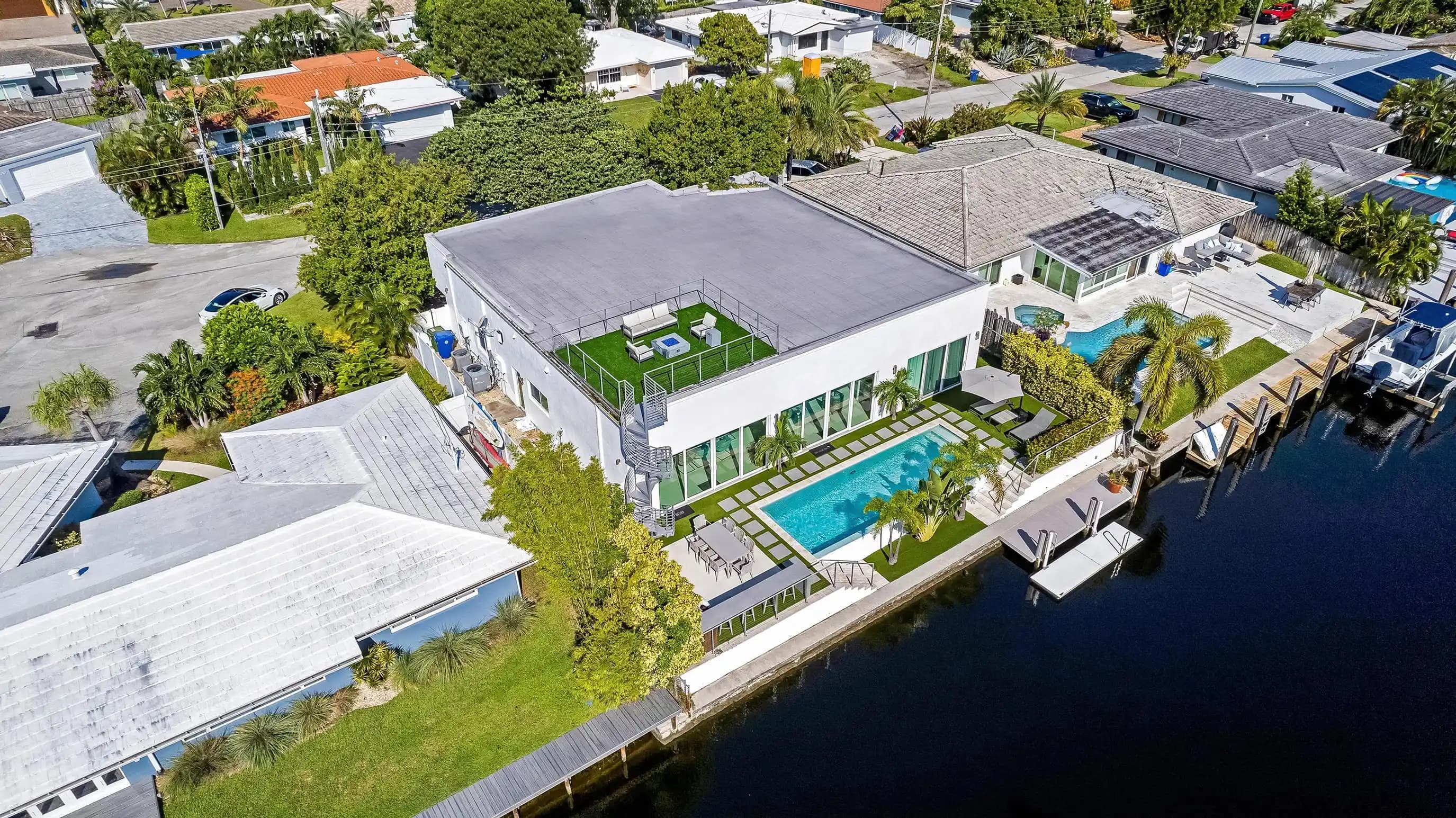 The PEARL Waterfront home w/ heated pool Entire Villa for rent in Miami