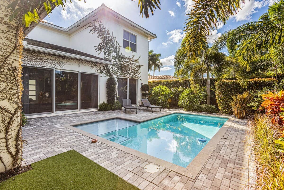 VILLA MAGNOLIA-with heated pool Entire Villa for rent in Wilton Manors